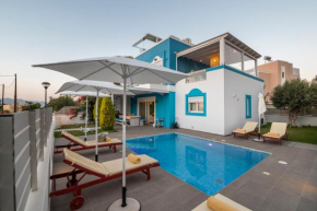 Seabreeze Villa - with Jacuzzi & heated pool